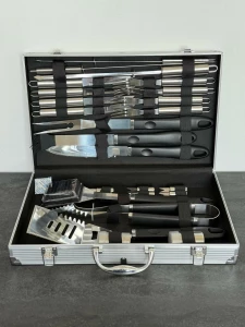 SET DE GRATAR CU GEANTA DE ALUMINIU (16027-92)