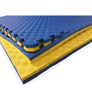 Asternut de protectie moale, puzzle mat, 104 x 2.5 x 104 cm