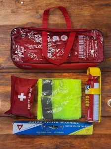 SET DE SIGURANTA AUTO CU EXTINCTOR SI TRUSA MEDICALA (Y11-20)