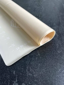 COVORAS DIN SILICON PENTRU ALUAT 45×65 CM CREAM (2023-6-2)