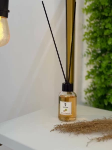 DIFUZOR AROMATIC CU BETISOARE "SANDALWOOD" 50ML (EB108)