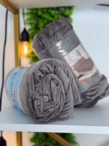 SET 3 PIESE LENJERIE PENTRU PAT DIN VELUR – GRI – 180×200 CM (CEARCEAF CU ELASTIC + 2 FEȚE DE PERNĂ) (10-MS7-12-EV)