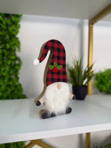 ДЕКОРАТИВНЫЙ ДЕД МОРОЗ ИЗ ДЕРЕВА В КЛЕТЧАТОЙ ШАПКЕ, 22,5 СМ (CP-24-138)