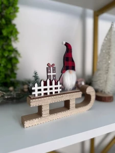 НОВОГОДНЯЯ ДЕКОРАЦИЯ, САНИ С ДЕДОМ МОРОЗОМ И ПОДАРКОМ, 19СМ (CP-24-139)