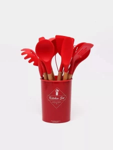 SET 12 USTENSILE DE BUCATARIE CU MINER DIN LEMN DE CULOARE ROSU